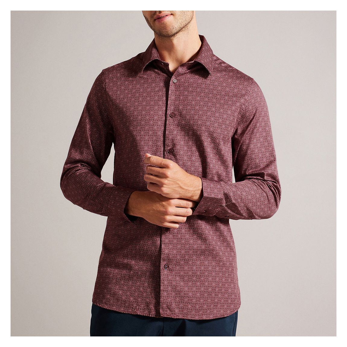 Chemise Marron À Imprimé Géo Étoilé main product photo