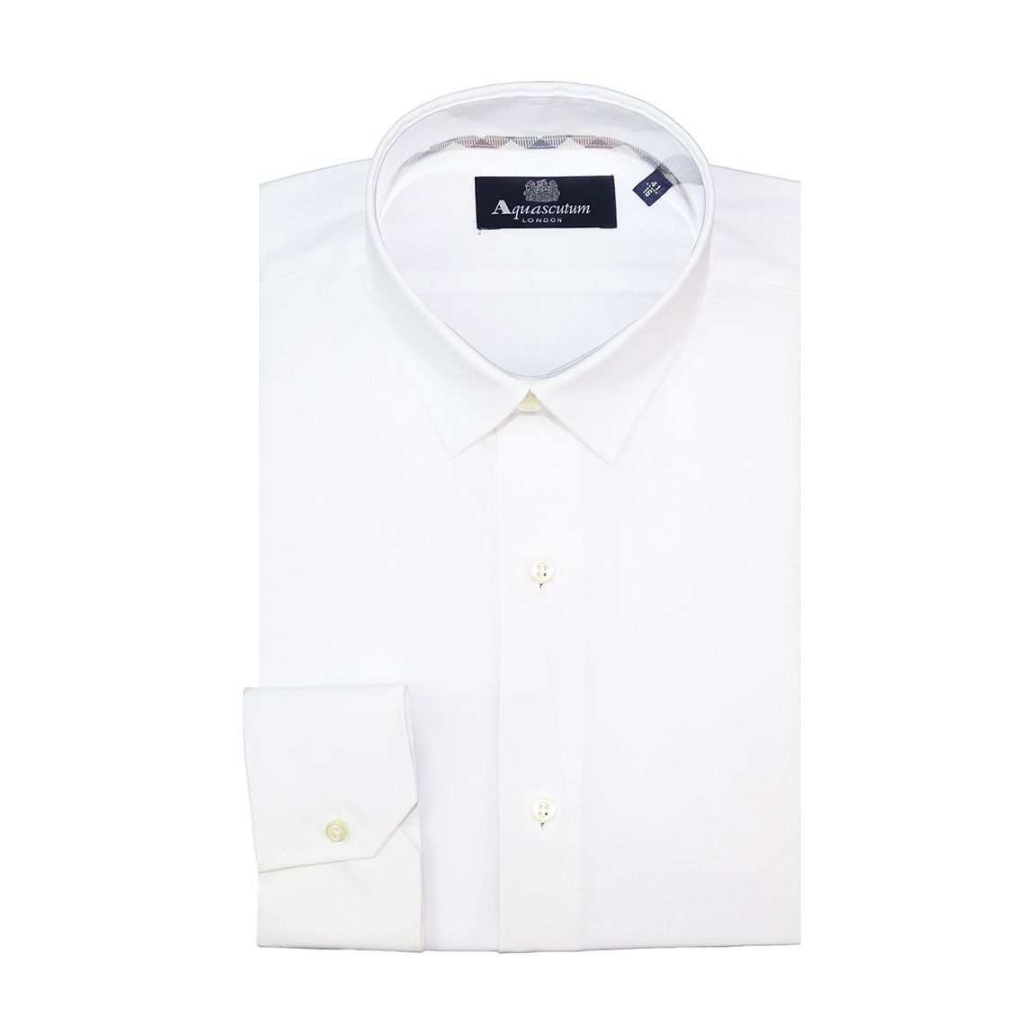 Chemise blanche en coton à col pointu main product photo