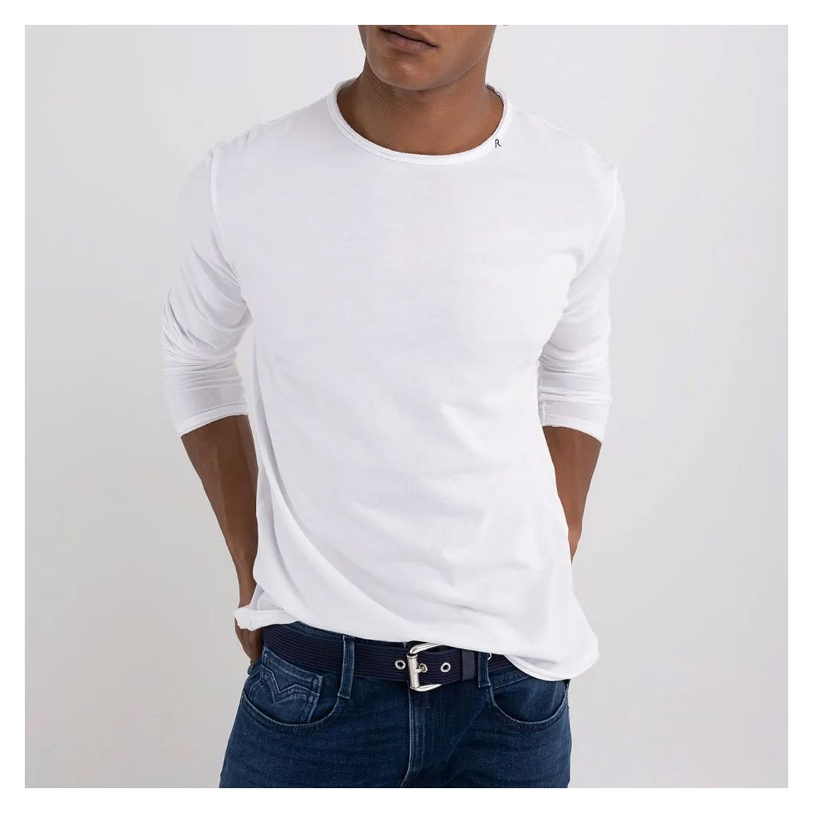 t-shirt à manches longues en coton blanc main product photo