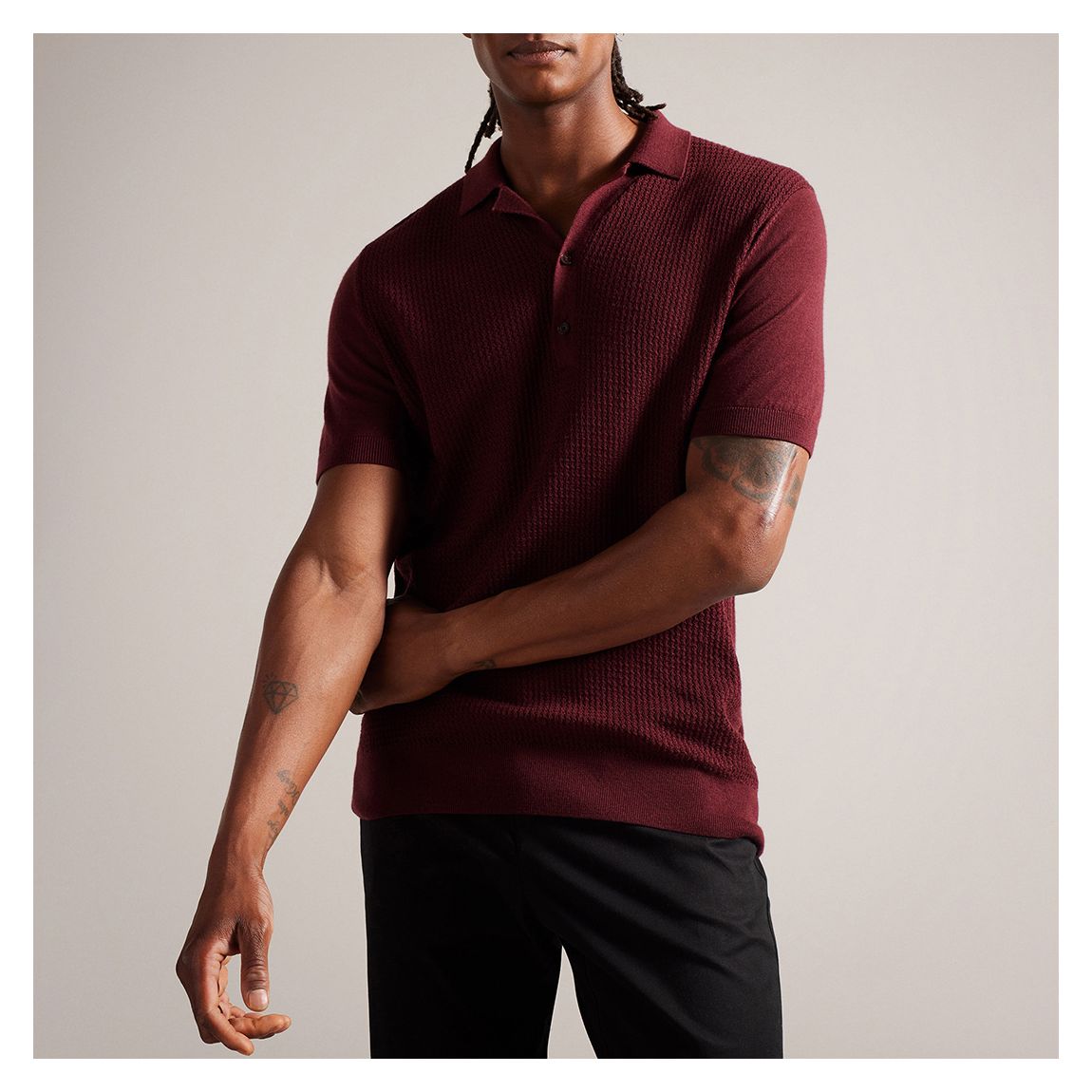 Polo en laine texturée marron main product photo