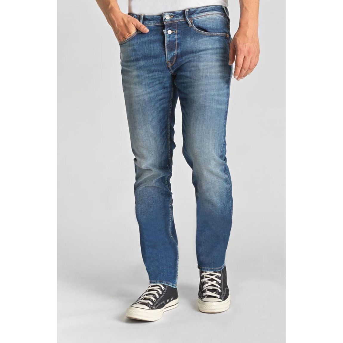 Jeans Ajusté 600/17 main product photo