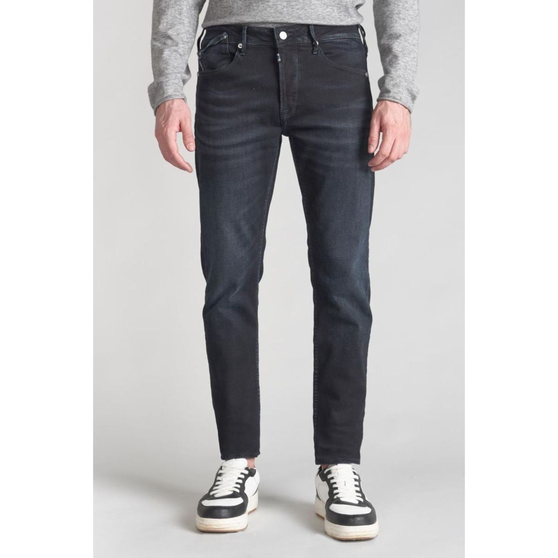 Jeans Ajusté 600/17 main product photo
