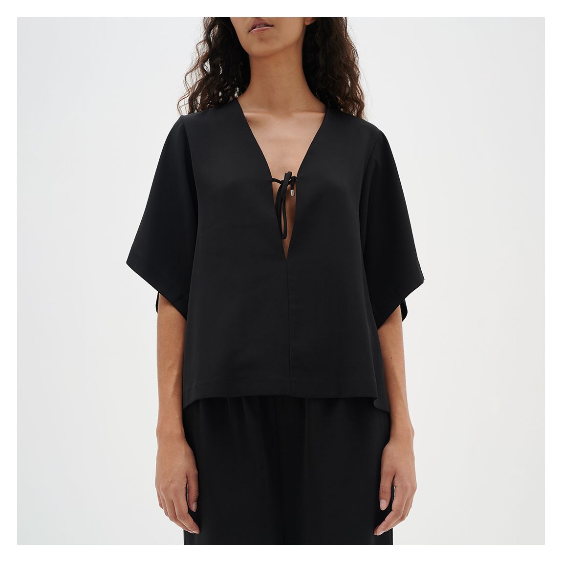 Blouse Qailey Noire main product photo