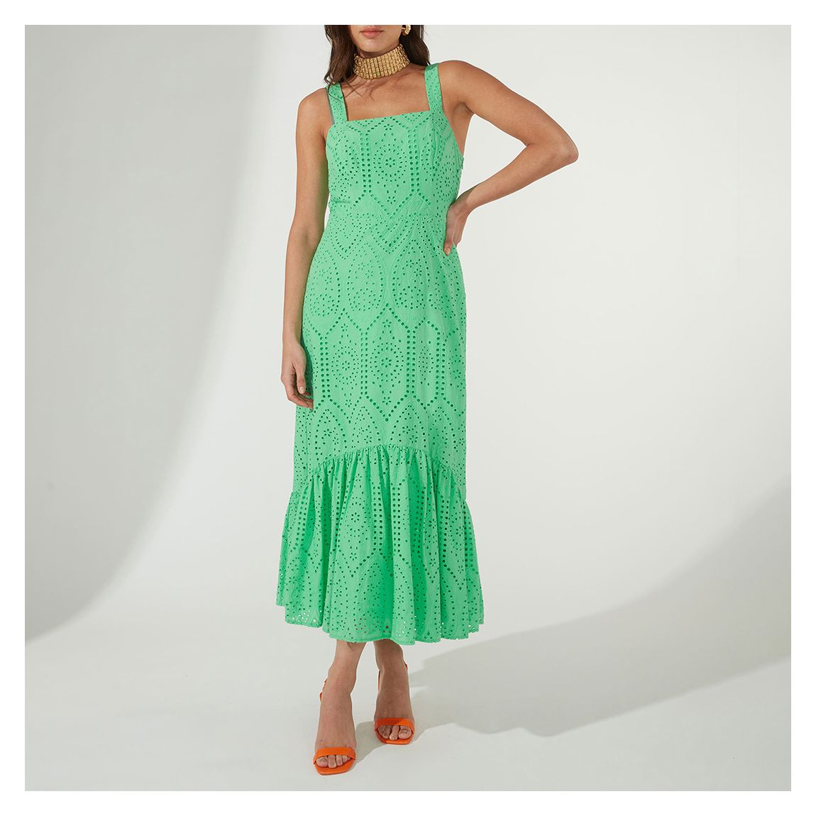 Robe Longue En Broderie Verte À Bretelles Et À Ourlet Volumineux main product photo