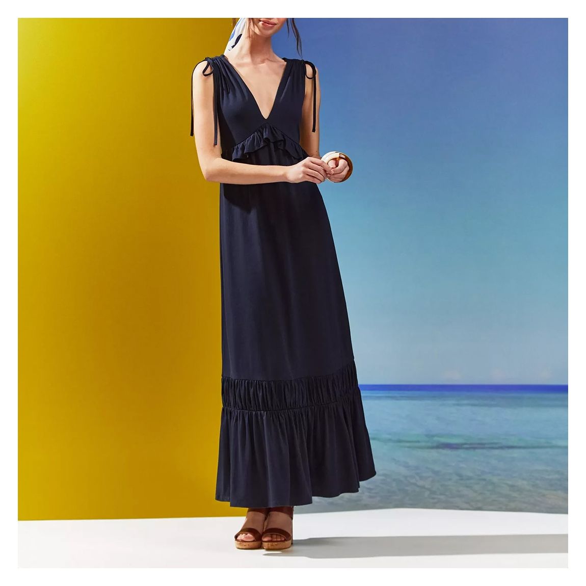 Robe Amelia Marine main product photo