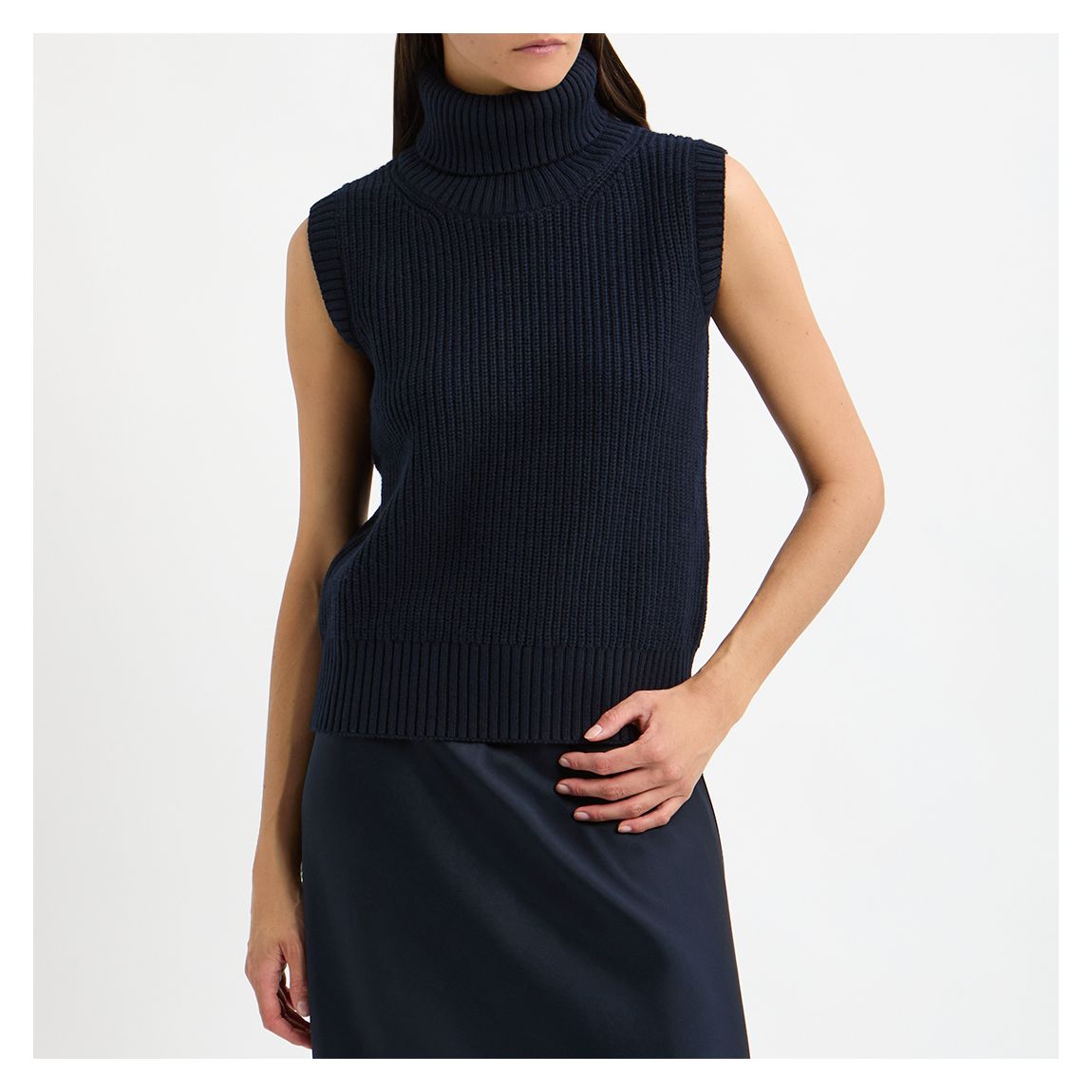 Pull Sans Manches À Col Roulé En Maille Marine main product photo