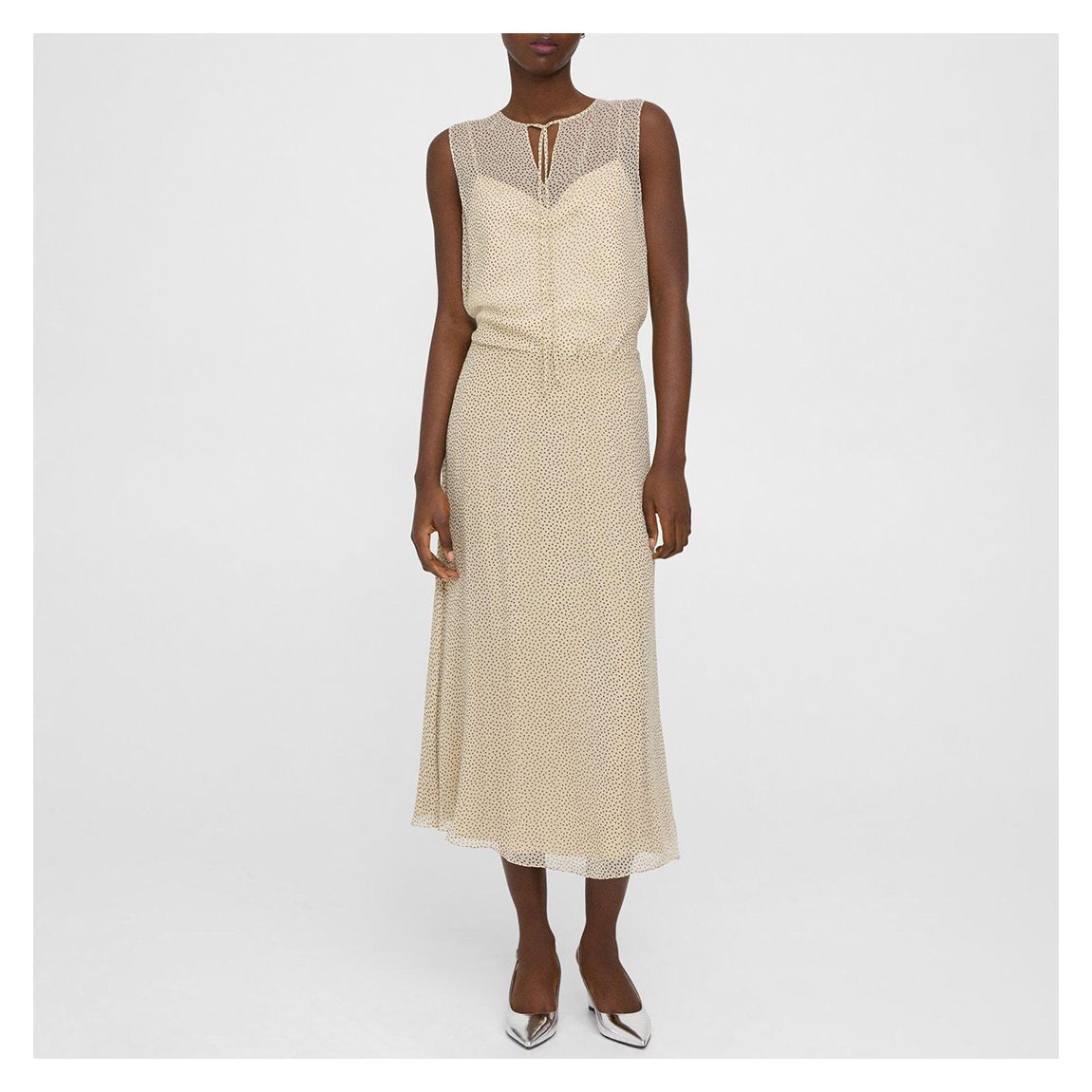 Robe Midi En Soie À Col Cravate Crème main product photo