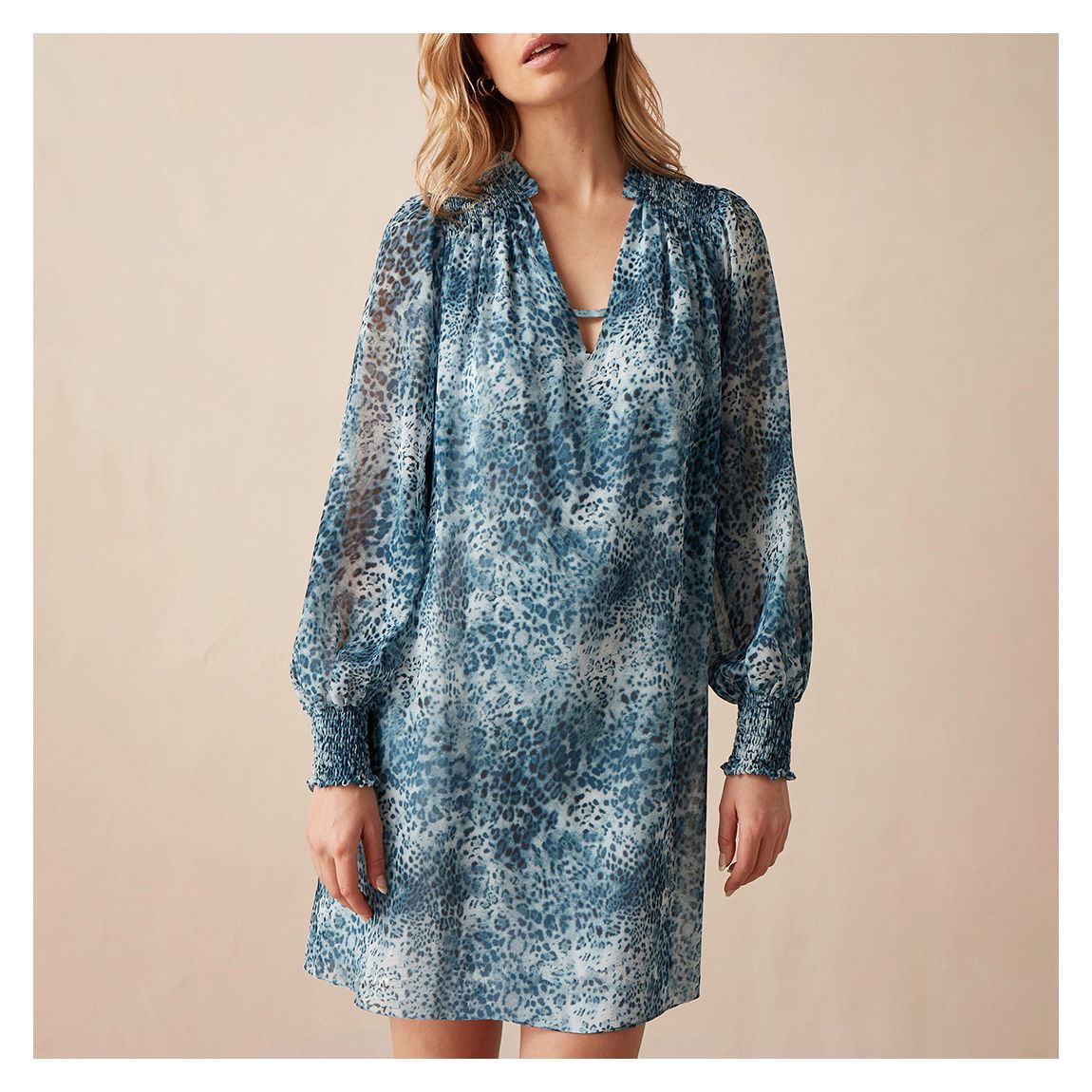 Mini-Robe Imprimée Bleue À Épaules Froncées main product photo