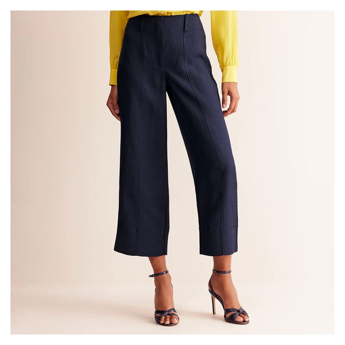 Pantalon Croisé En Sergé Marine main product photo