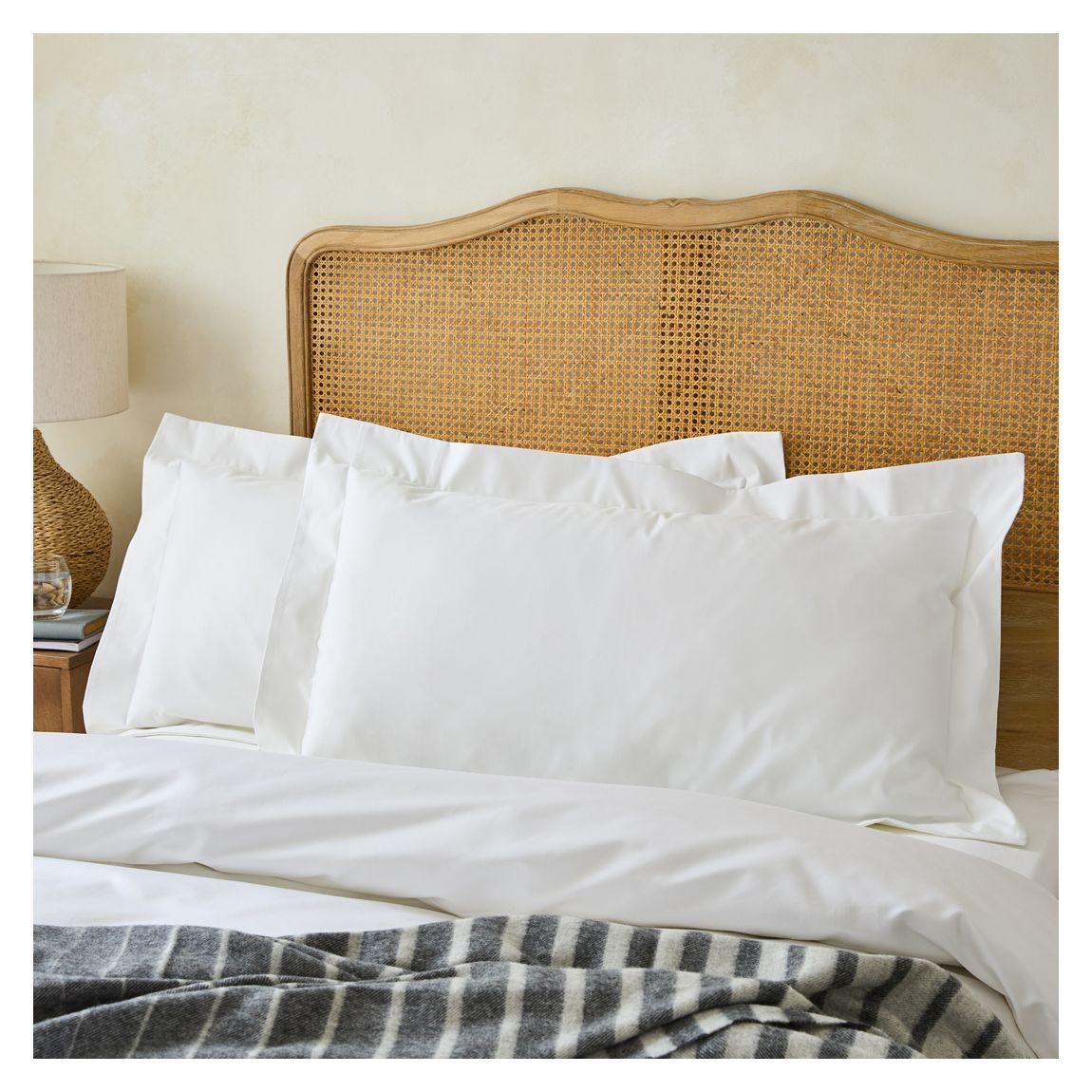 1000Tc Premium Superking Oxford Pillowcases, White main product photo