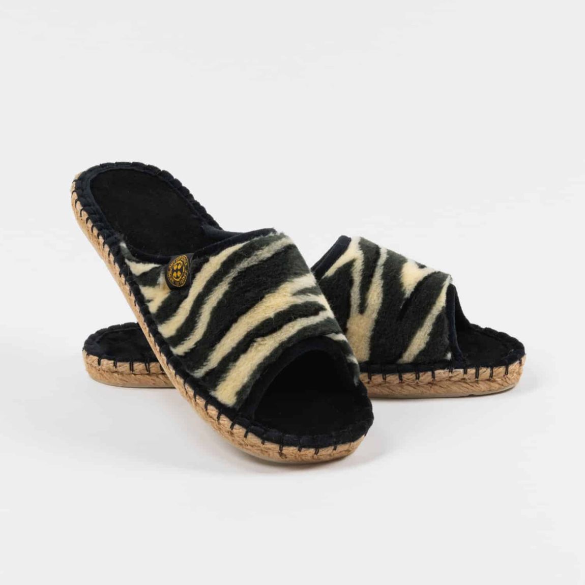 Espadrilles-chaussons Zèbre Forme Mules Ouvertes main product photo