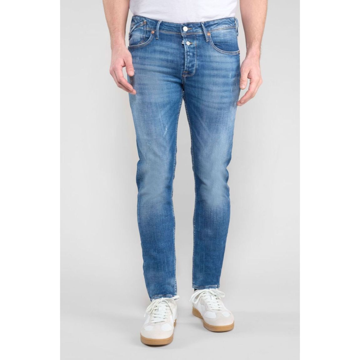 Jeans Ajusté 600/17 main product photo