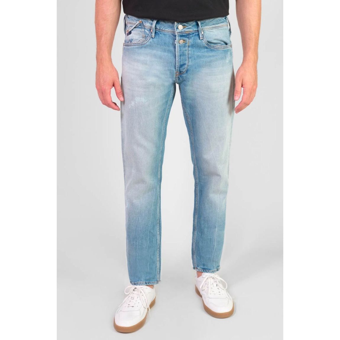 Jeans Ajusté 600/17 main product photo