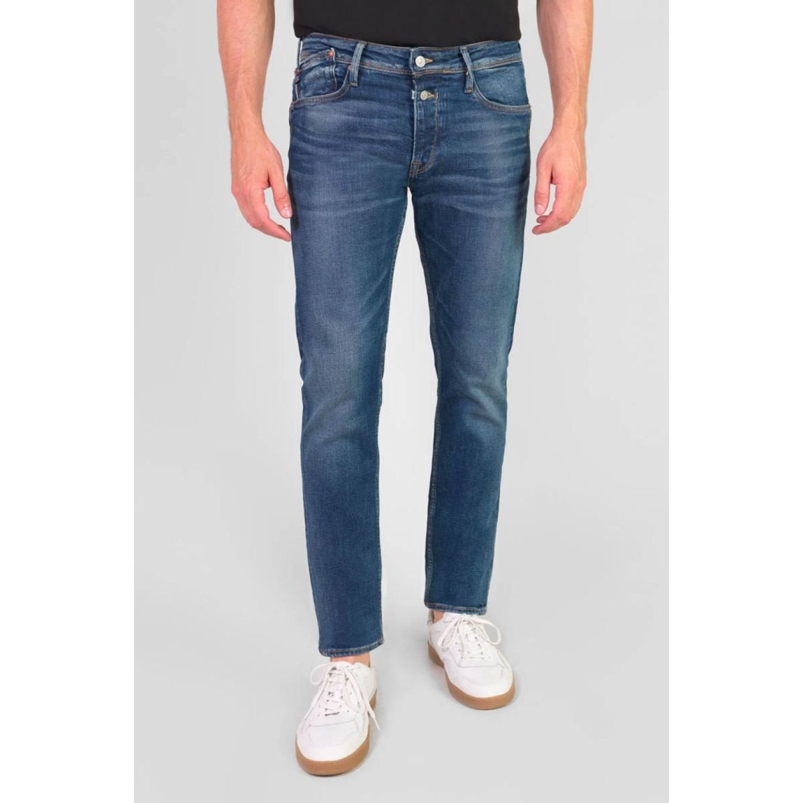 Jeans Ajusté 600/17 main product photo