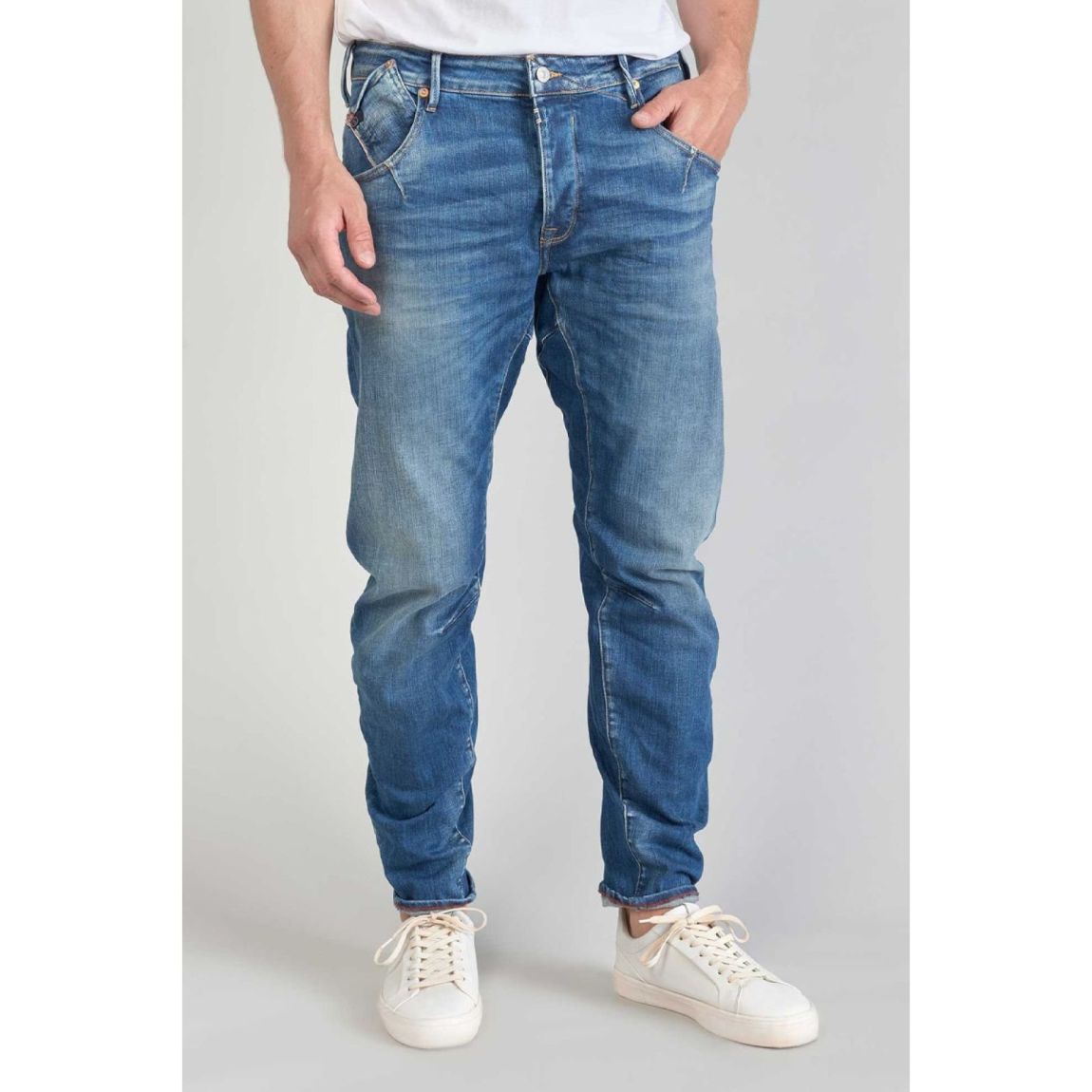 Jeans Tapered 903 main product photo