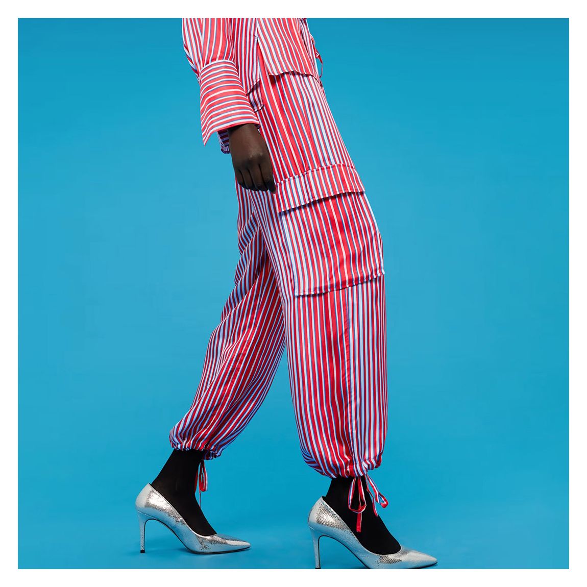 Pantalon En Soie Mélangée À Rayures Multiples main product photo