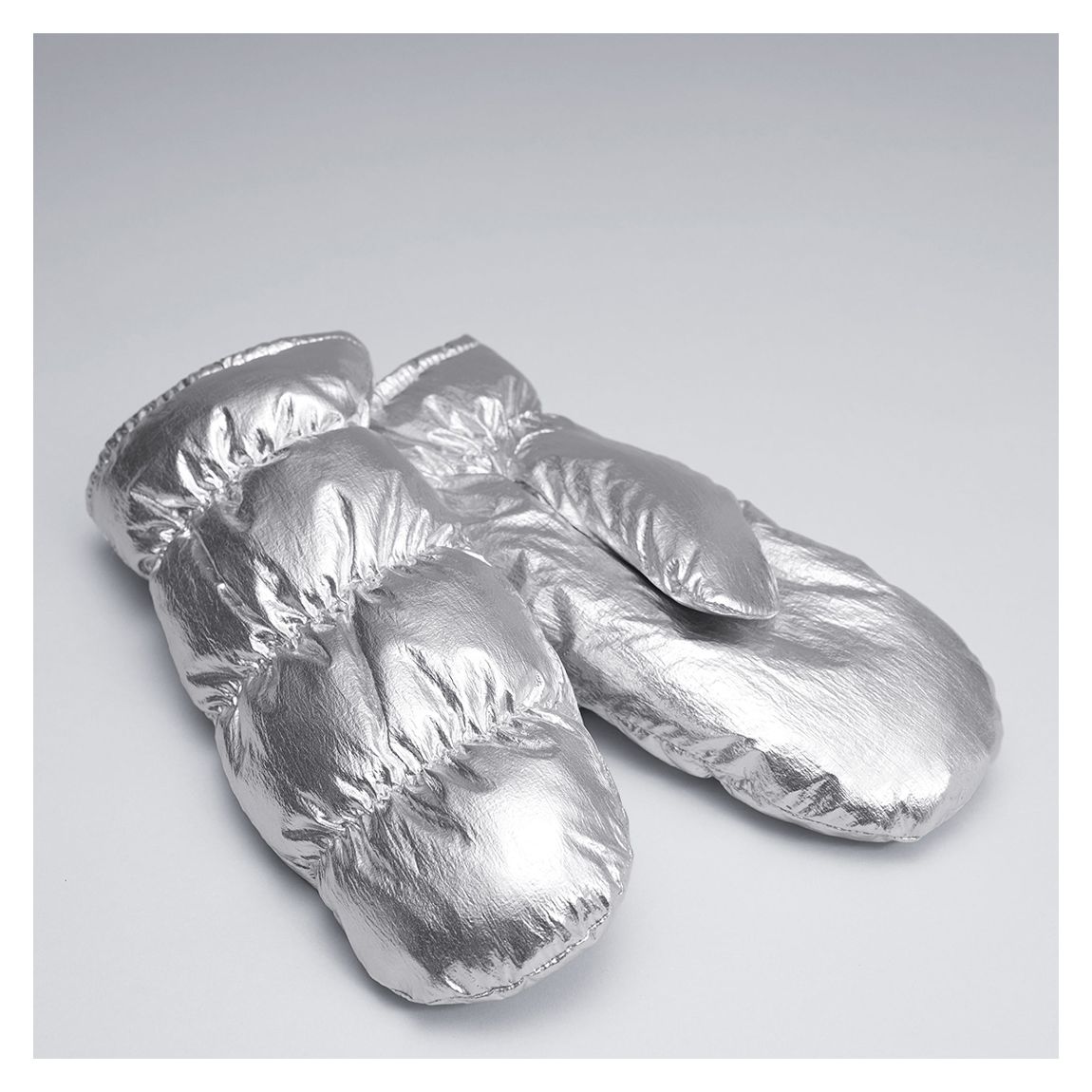 Moufles Rembourrées Argentées main product photo