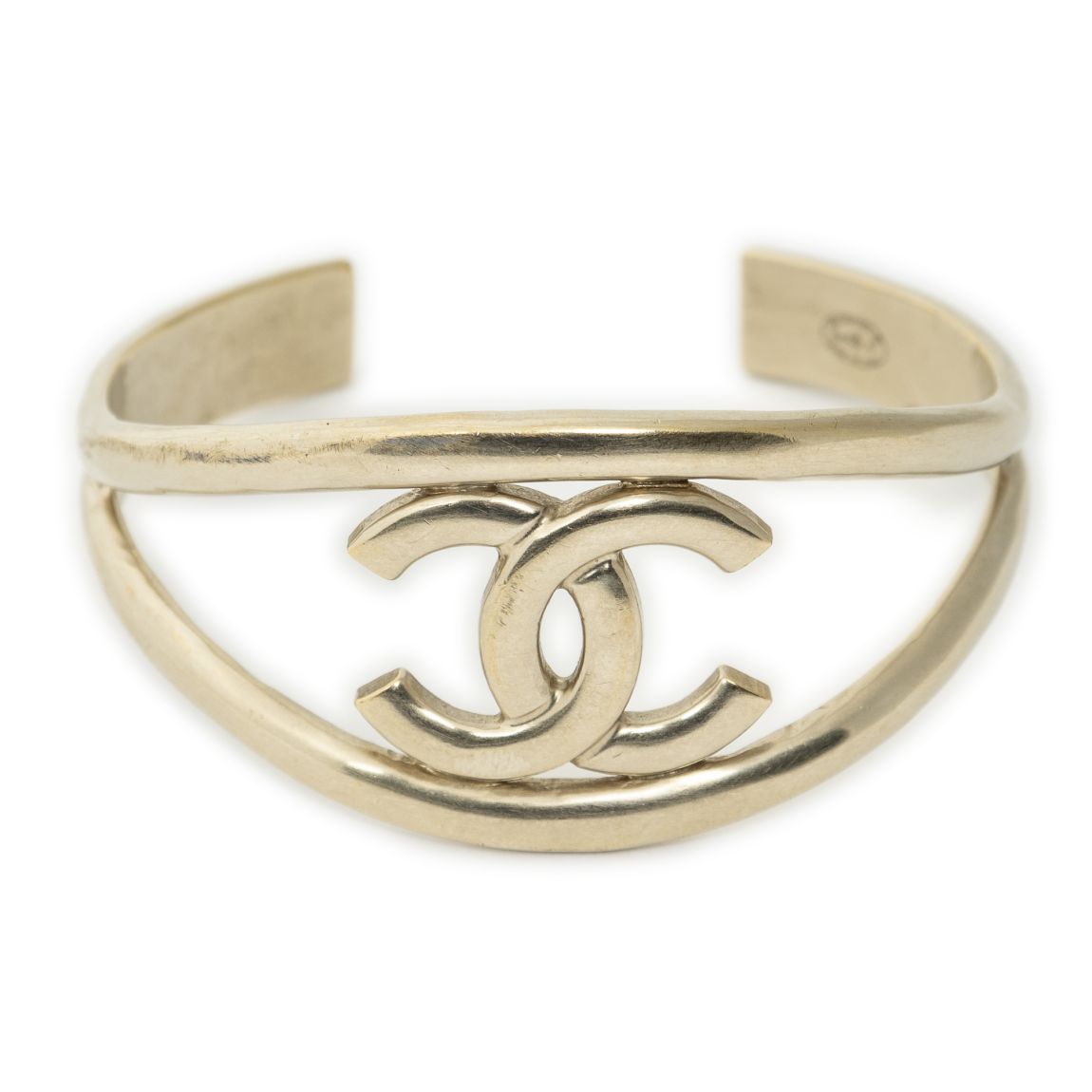 Chanel CC Bangle en Or main product photo