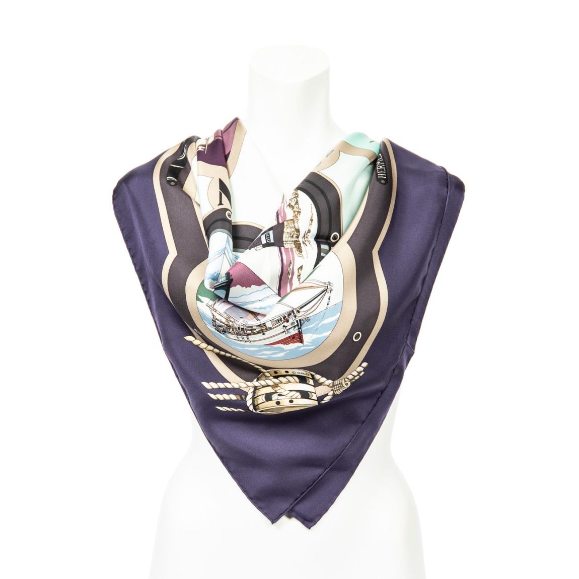 Hermès Scarf en Bleu marine/Violet/Vert clair main product photo
