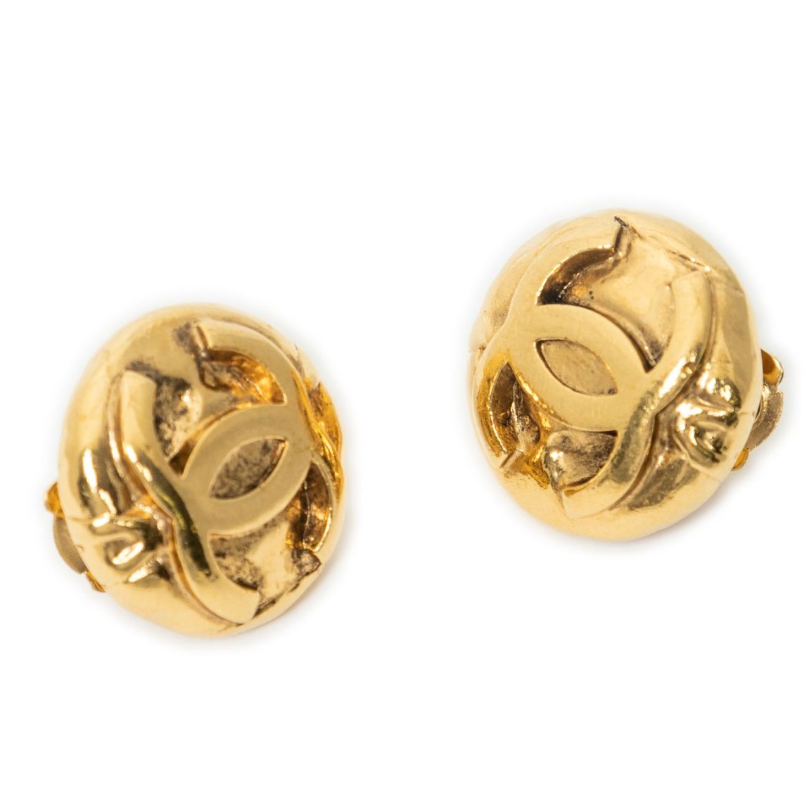 Chanel CC Round Clip On Earrings en Or main product photo