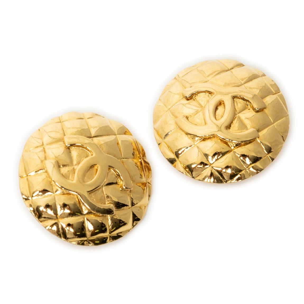 Chanel Large CC Round Clip On Earrings en Or main product photo