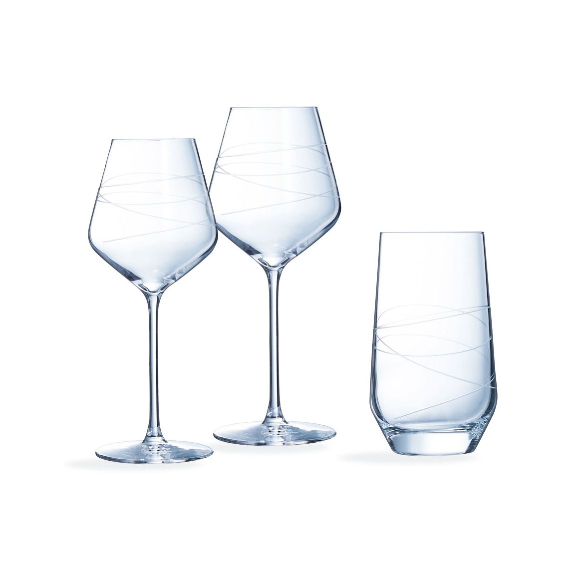 Ensemble de 18 verres à pied et verres à eau main product photo