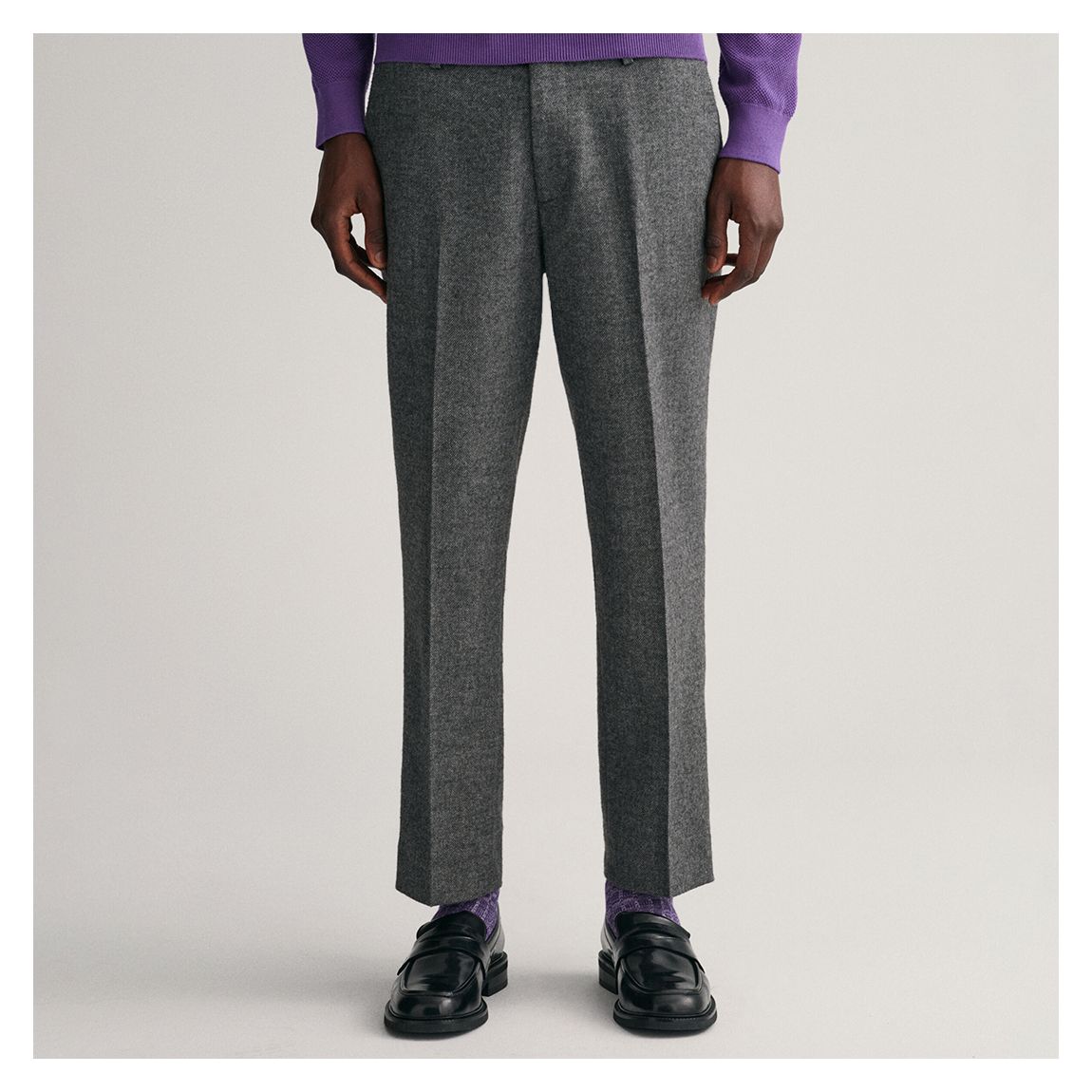 pantalon taperouge gris en laine mélangée main product photo