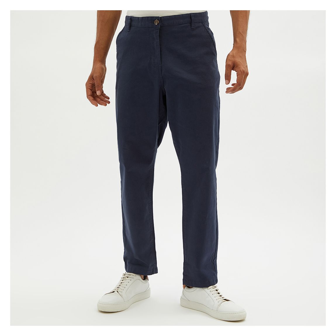 Pantalon chino en coton bleu marine main product photo