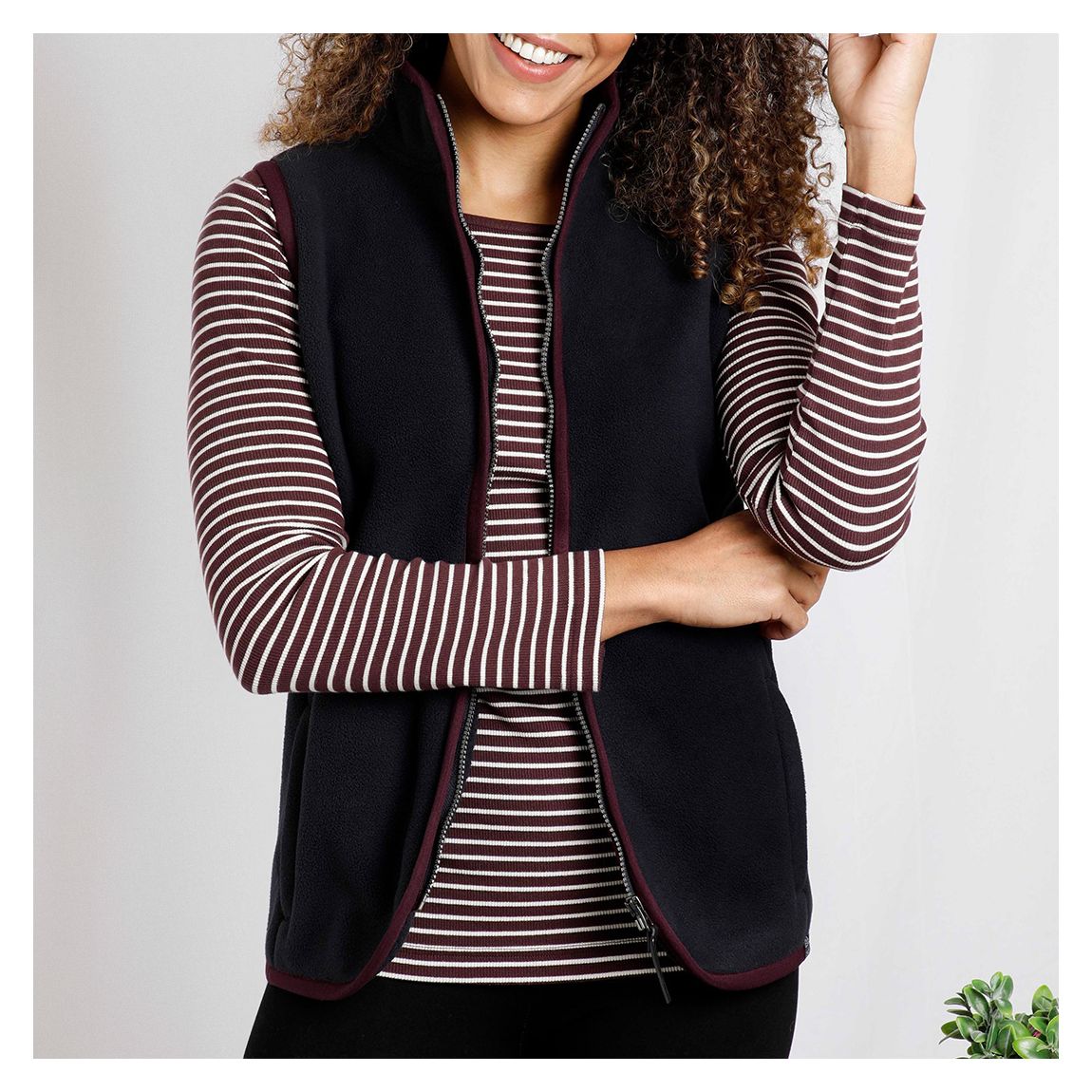gilet polaire noir mikayla main product photo