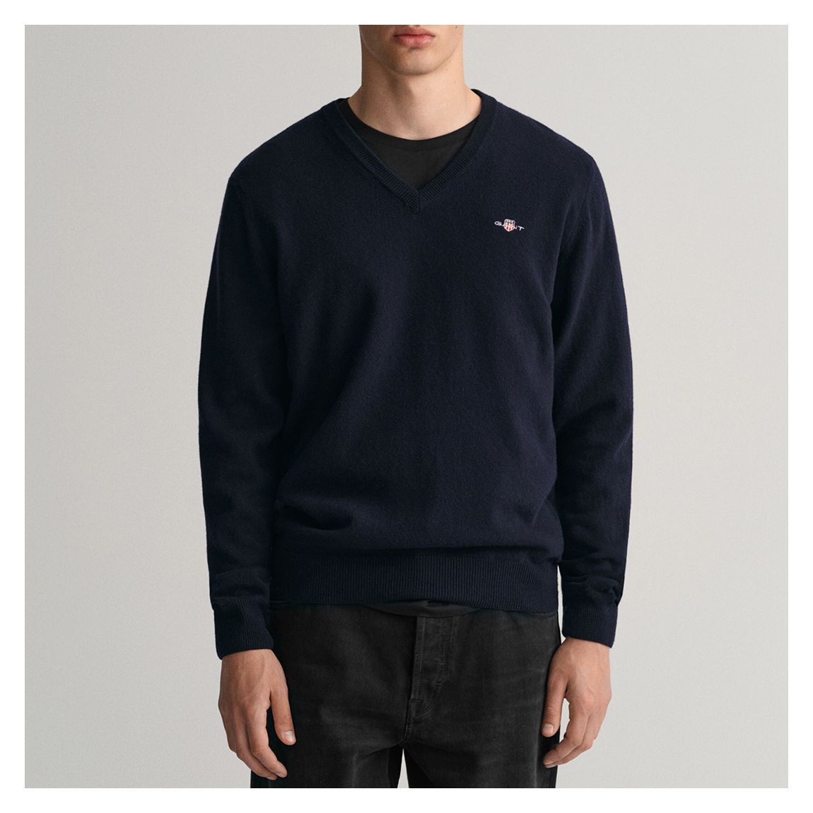 Pull en laine superfine à col en V, marine main product photo