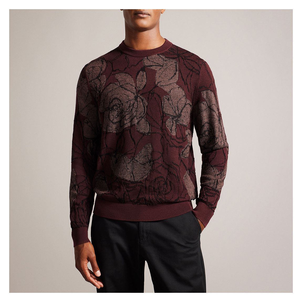 Pull en laine texturée marron main product photo